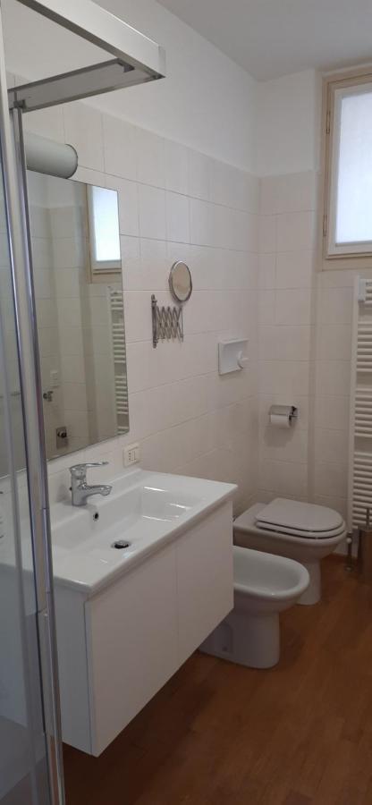Iseolakerental - Vacanza Romantica Riva di Solto Extérieur photo