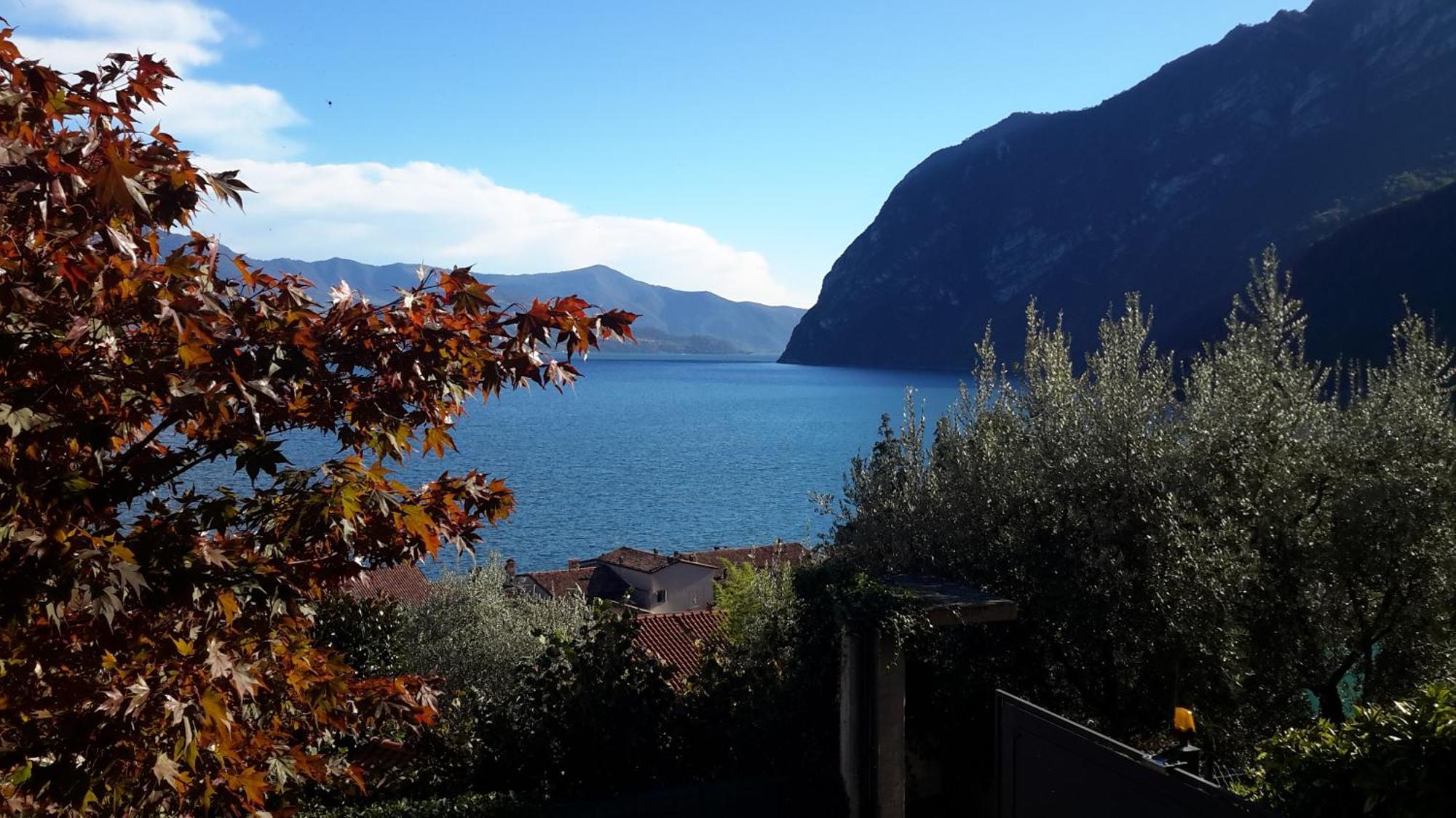 Iseolakerental - Vacanza Romantica Riva di Solto Extérieur photo